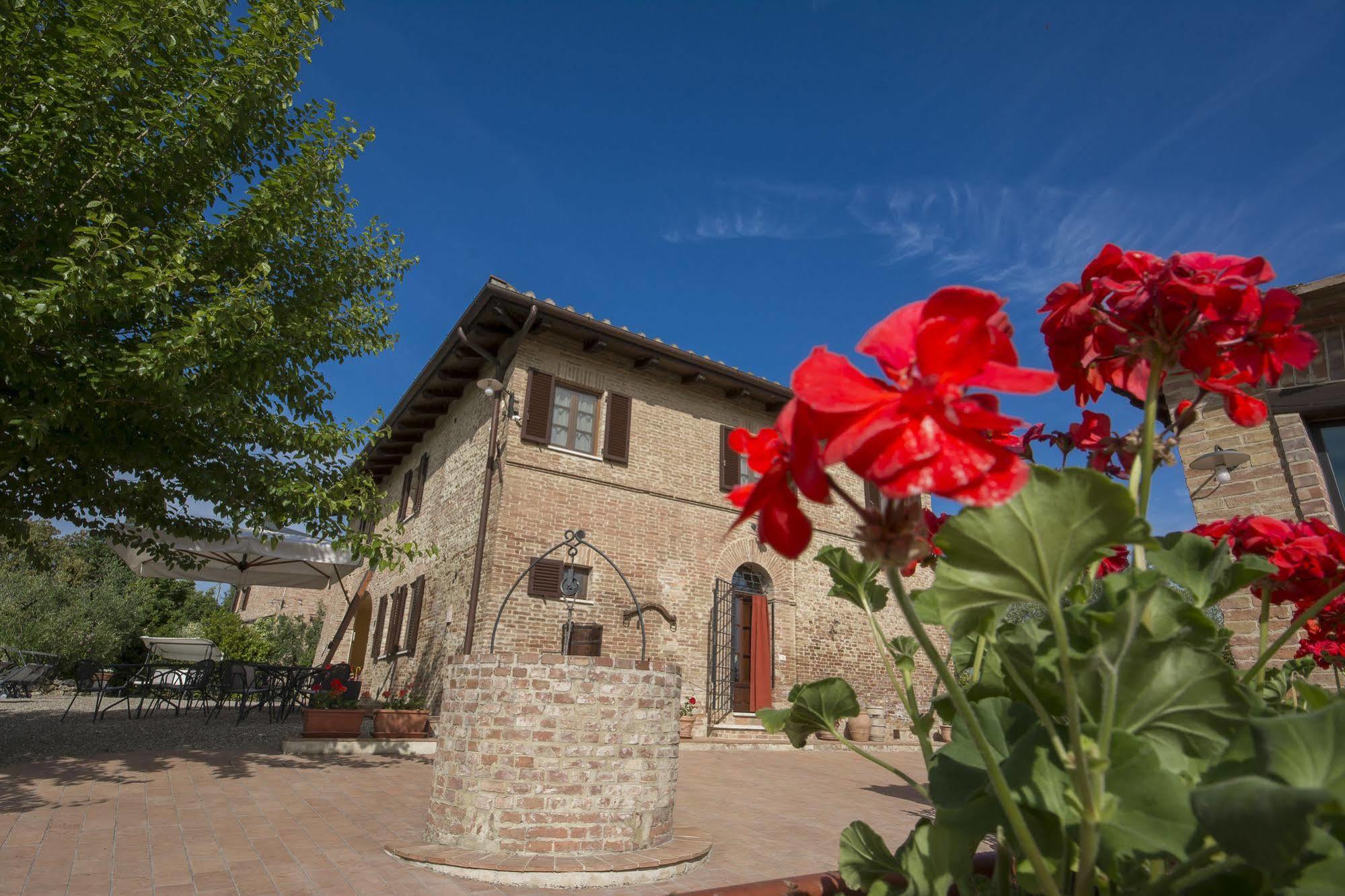 Aia Mattonata Relais Bed & Breakfast Siena Exterior foto